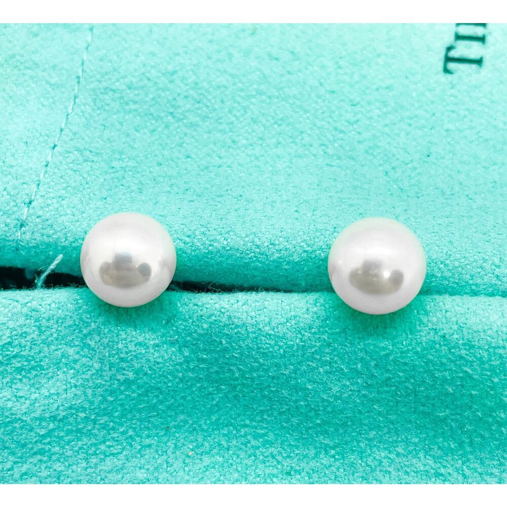 Tiffany & Co. Ziegfeld 8mm Freshwater Pearl Stud Earrings in Sterling Silver - Picture 10 of 16
